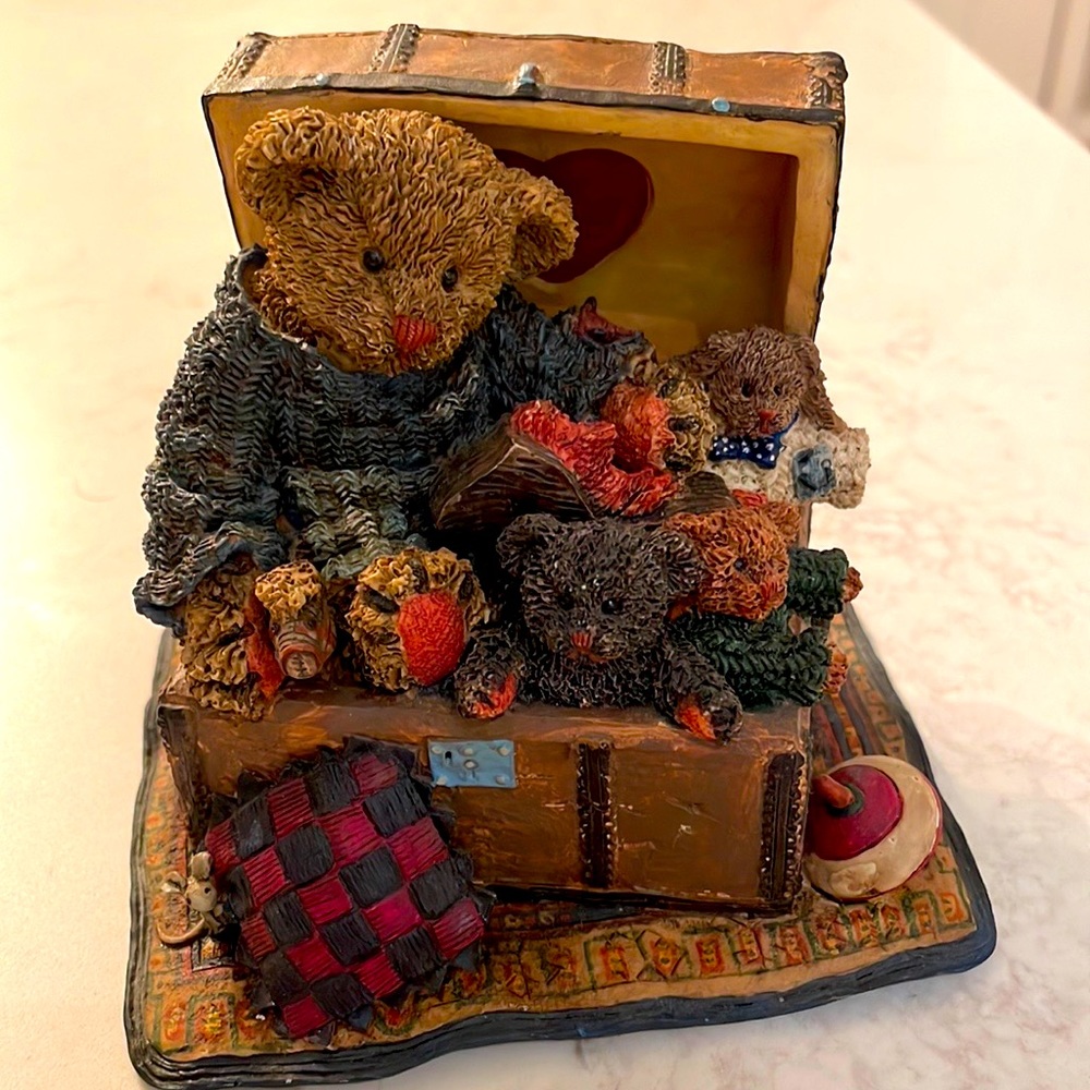 Ganz Cottage Collectible Marigold and Friends